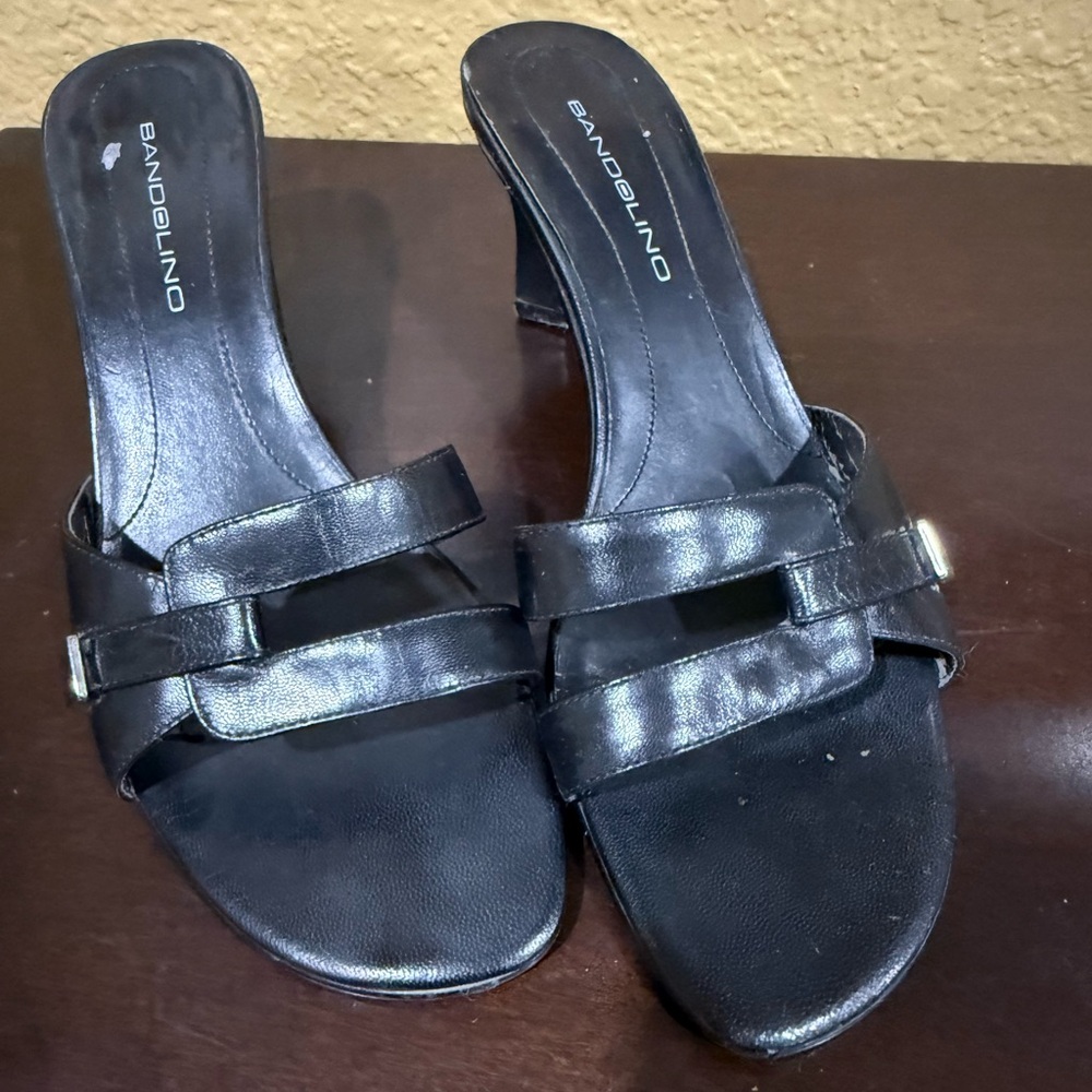 Bandolino Black Leather Mules